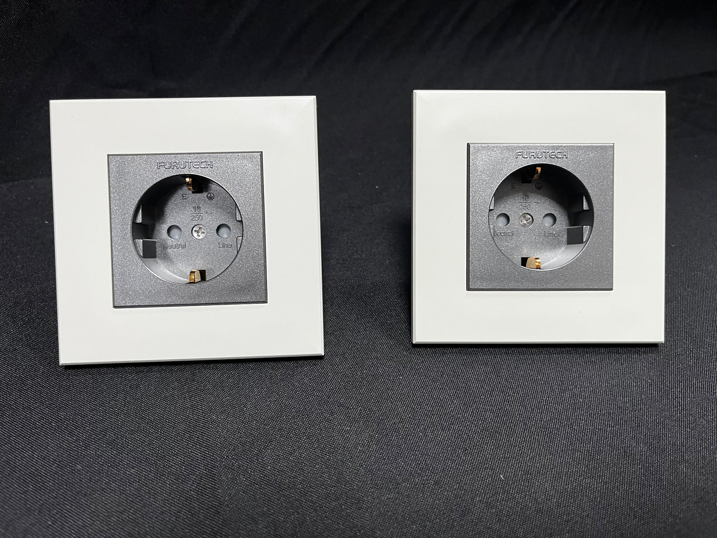 Furutech zidna utičnica pozlaćeni bakar