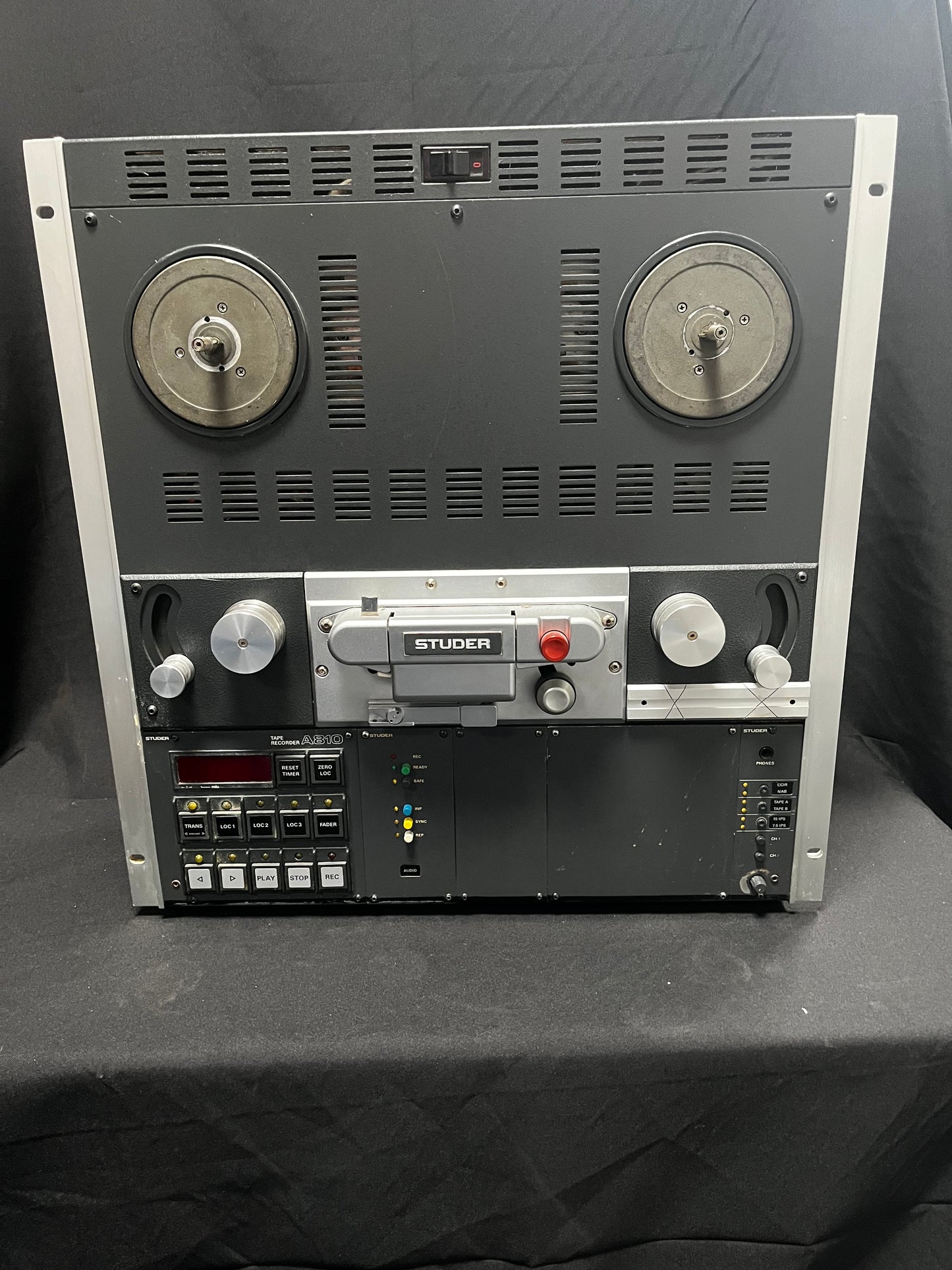 Studer A810 Magnetofon Potpuno Restauriran