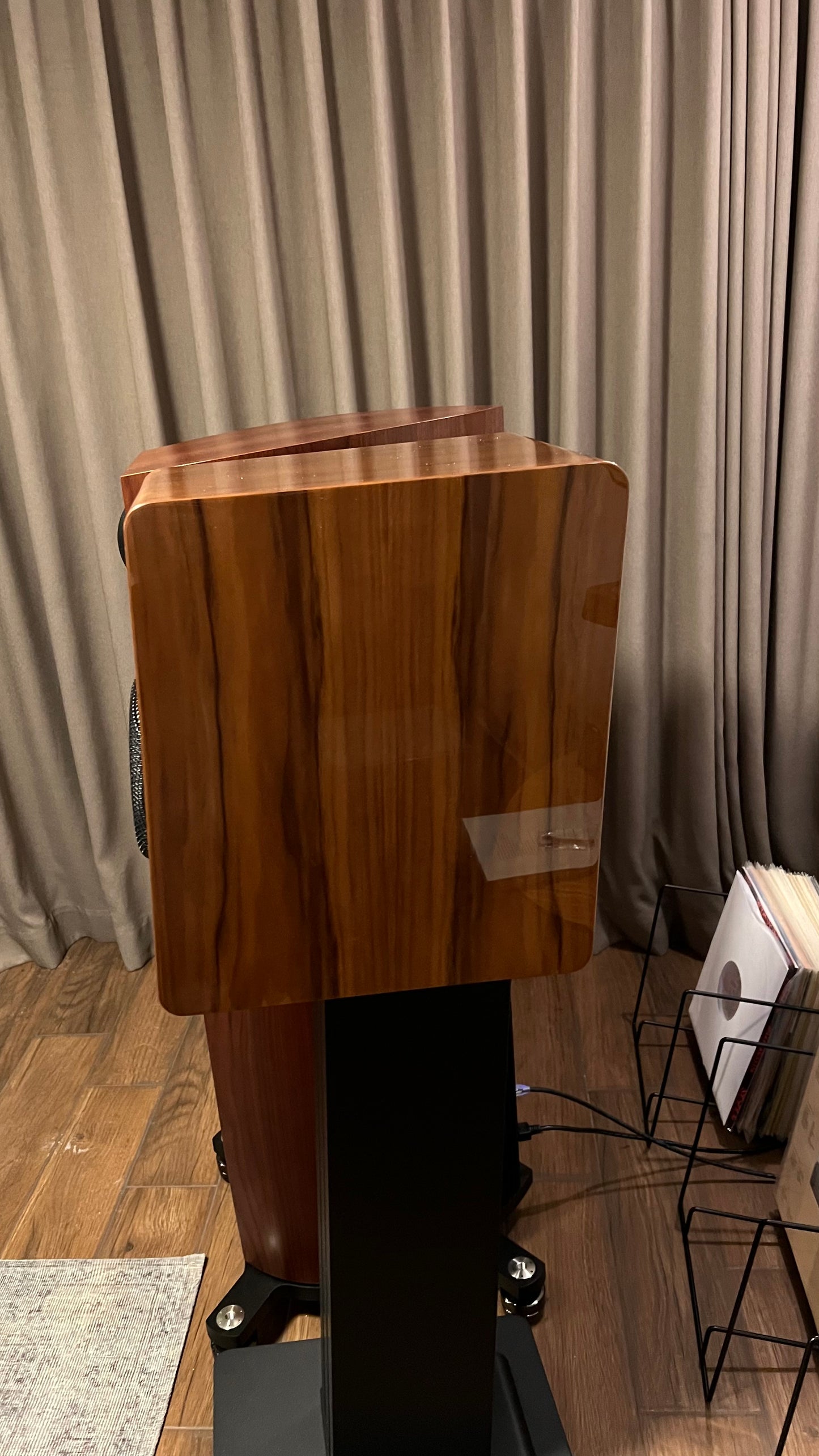 Marten Duo Diamond edition, originalni Marten stalci, piano walnut finish