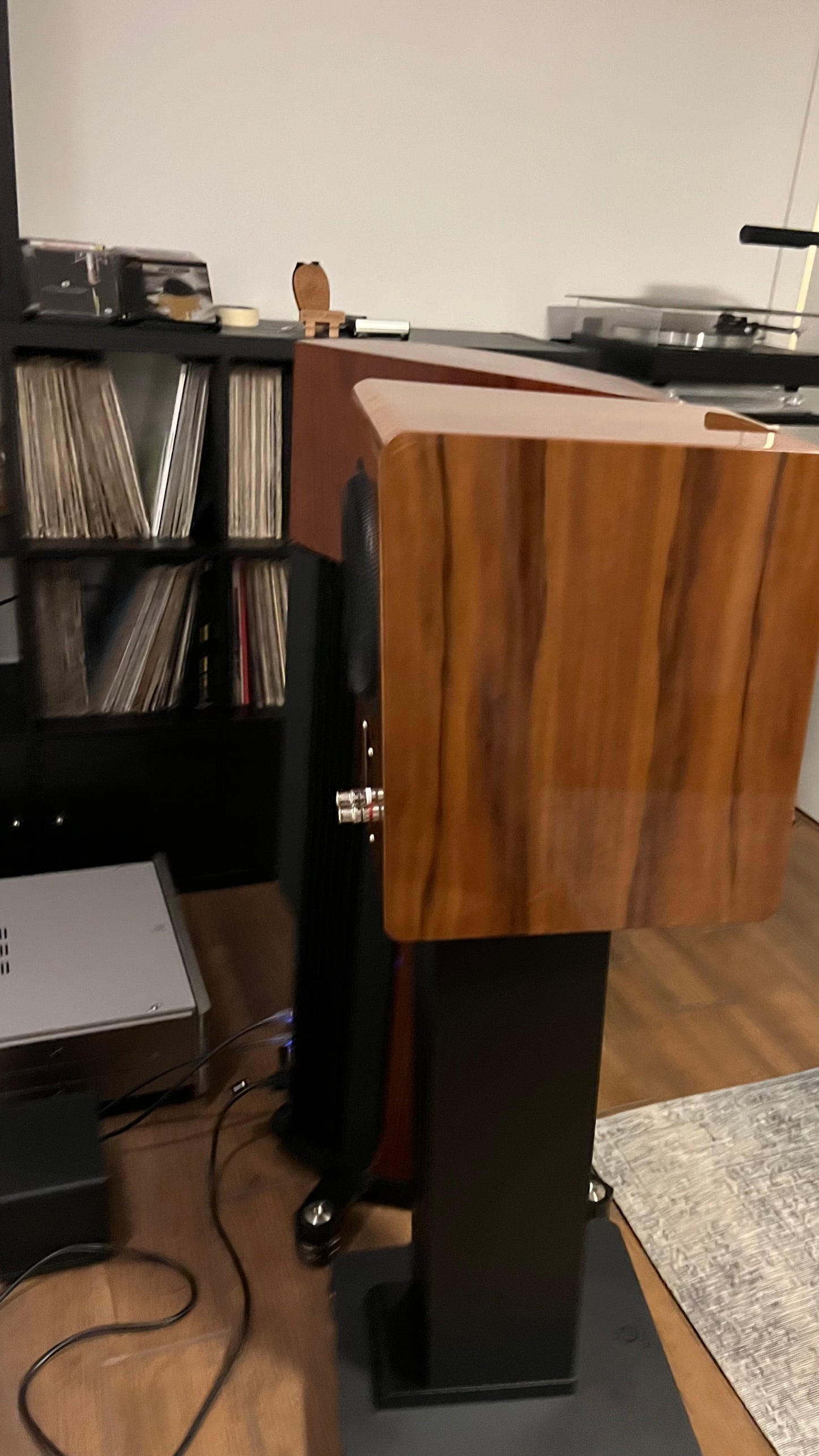 Marten Duo Diamond edition, originalni Marten stalci, piano walnut finish