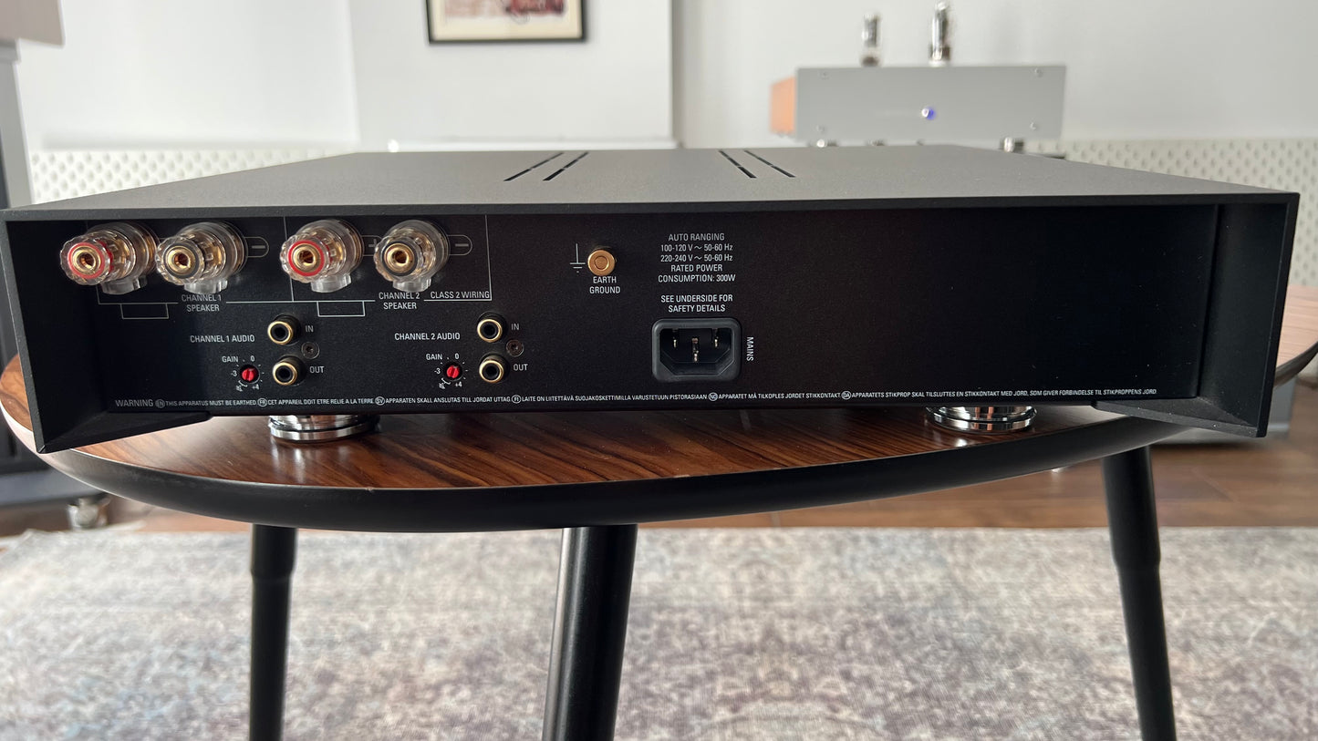 Linn Akurate 2200 power amp